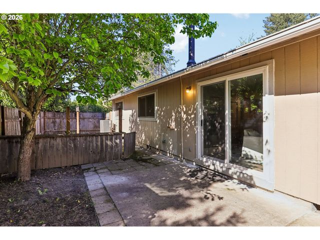1680 N DAVIS St, Cornelius, OR 97113