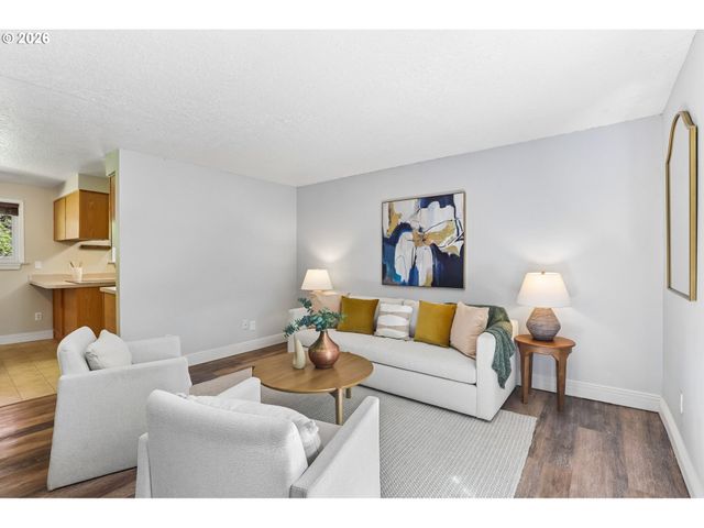 1680 N DAVIS St, Cornelius, OR 97113
