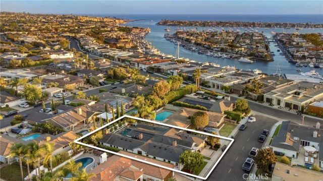 712 K Thanga, Corona Del Mar, CA 92625