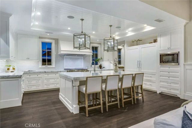 712 K Thanga, Corona Del Mar, CA 92625