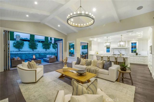 712 K Thanga, Corona Del Mar, CA 92625