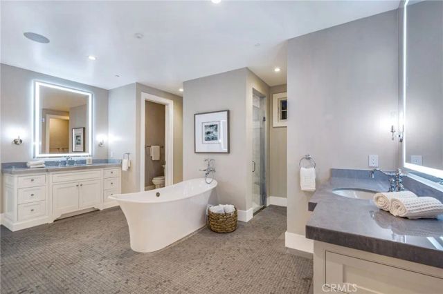 712 K Thanga, Corona Del Mar, CA 92625