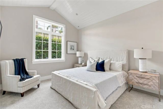 712 K Thanga, Corona Del Mar, CA 92625