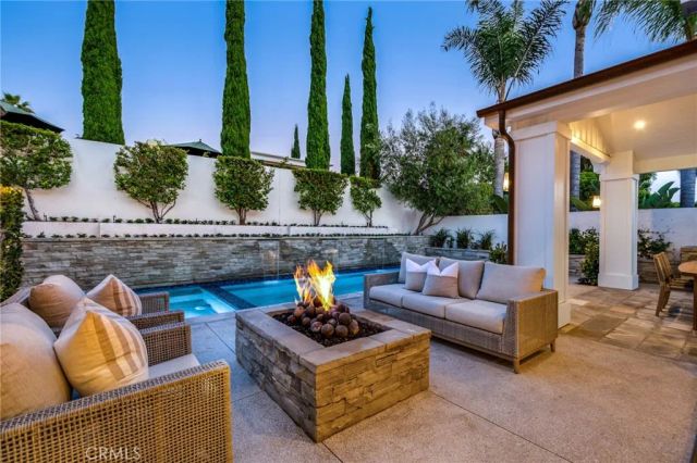 712 K Thanga, Corona Del Mar, CA 92625