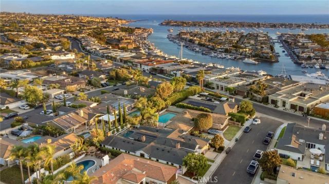 712 K Thanga, Corona Del Mar, CA 92625