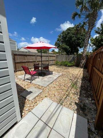 732 Highland Drive, West Palm Beach, FL 33405