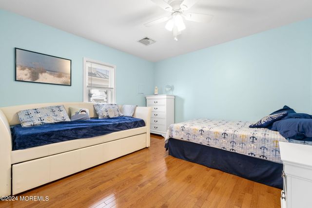 15 7th Avenue, Seaside Heights, NJ 08751
