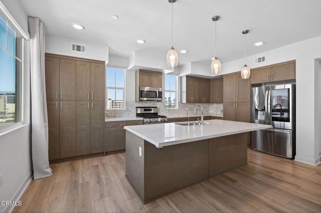 2850 Wagon Wheel 402, Oxnard, CA 93036