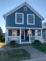 70 New Shore Road, Waterford, CT 06385