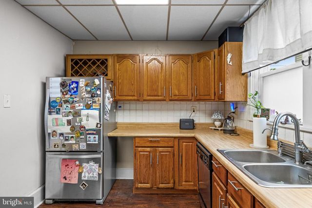 54 WARREN ST, Beverly, NJ 08010