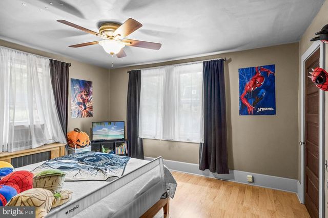 54 WARREN ST, Beverly, NJ 08010
