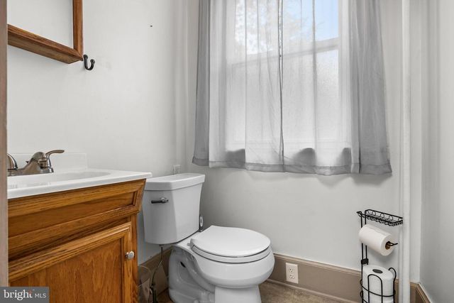 54 WARREN ST, Beverly, NJ 08010