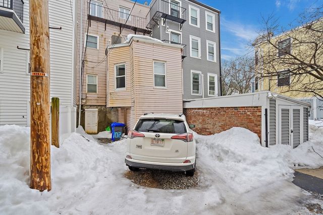 802 E 3rd St 3, Boston, MA 02127