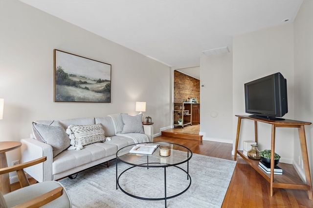 802 E 3rd St 3, Boston, MA 02127