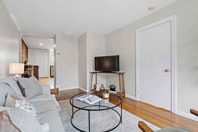 802 E 3rd St 3, Boston, MA 02127