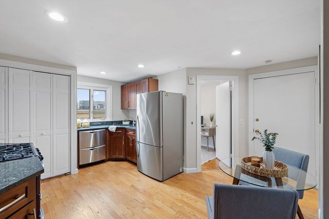 802 E 3rd St 3, Boston, MA 02127