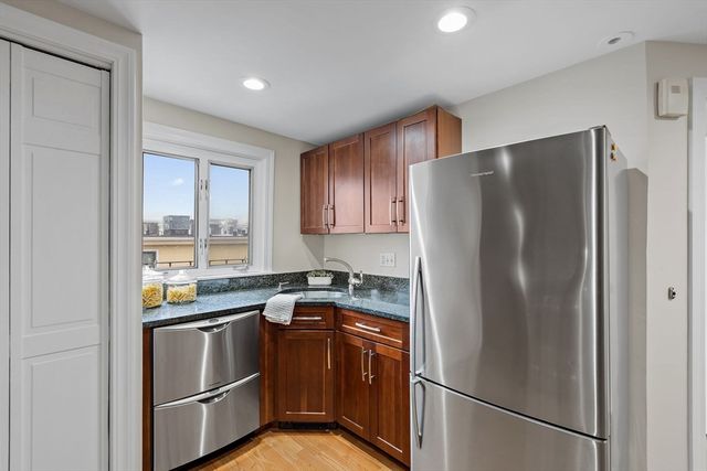 802 E 3rd St 3, Boston, MA 02127