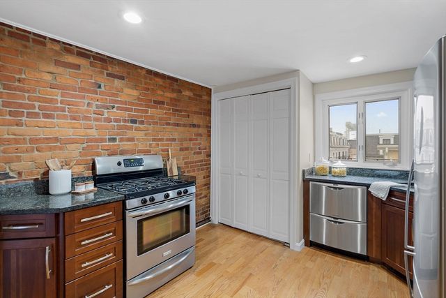 802 E 3rd St 3, Boston, MA 02127