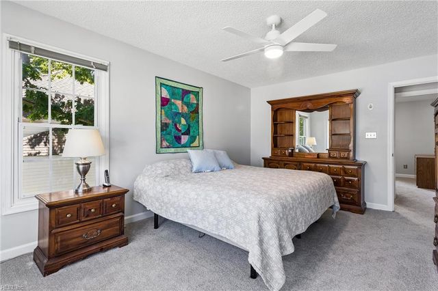 868 Weyanoke LN, Newport News, VA 23608