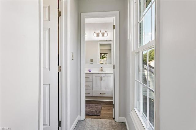 868 Weyanoke LN, Newport News, VA 23608