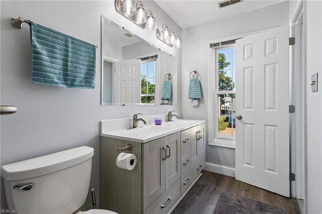 868 Weyanoke LN, Newport News, VA 23608