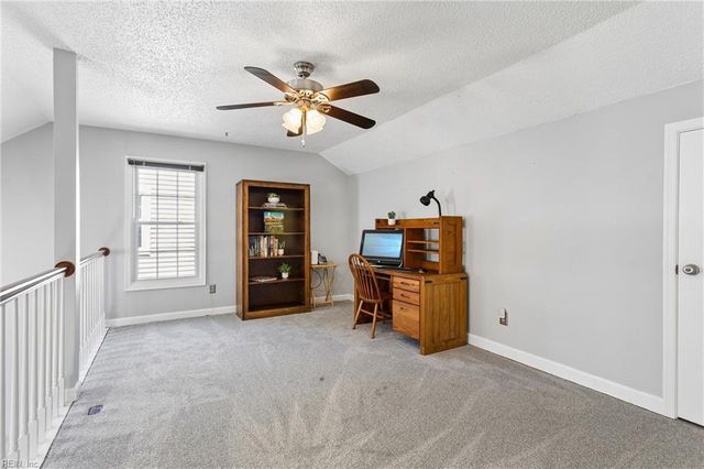868 Weyanoke LN, Newport News, VA 23608