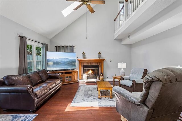 868 Weyanoke LN, Newport News, VA 23608