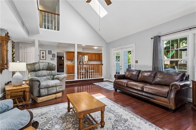 868 Weyanoke LN, Newport News, VA 23608