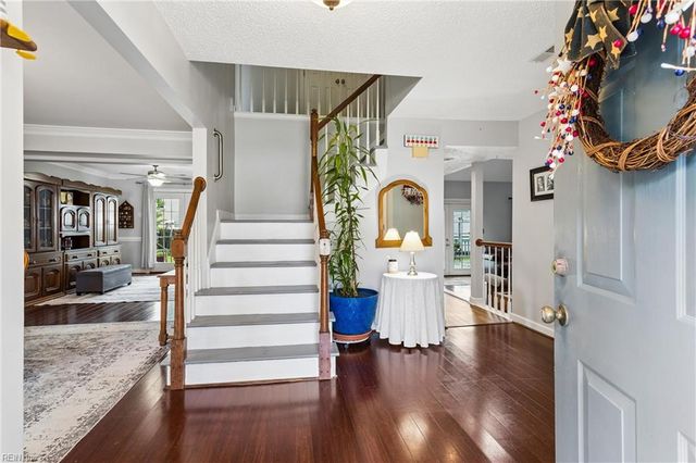 868 Weyanoke LN, Newport News, VA 23608
