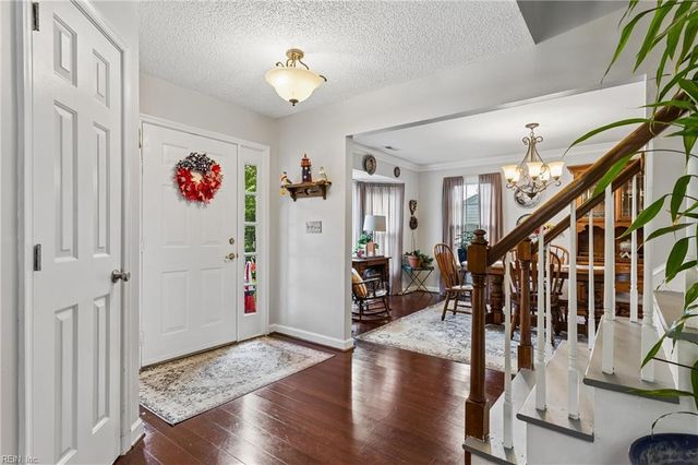 868 Weyanoke LN, Newport News, VA 23608