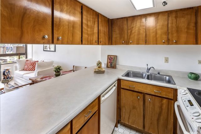 2499 Kapiolani Boulevard 2804, Honolulu, HI 96826
