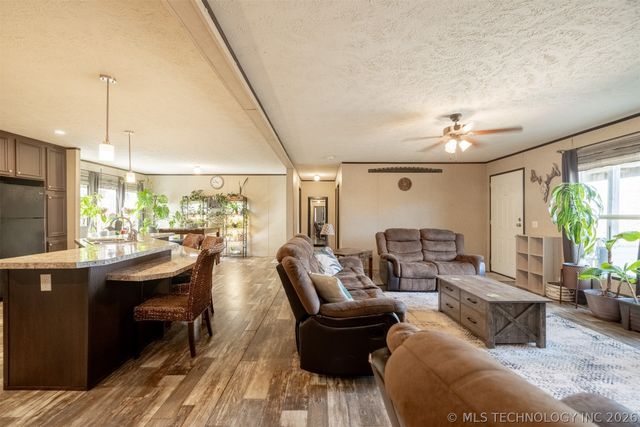 38083 W 28th Place S, Mannford, OK 74044