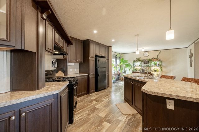 38083 W 28th Place S, Mannford, OK 74044