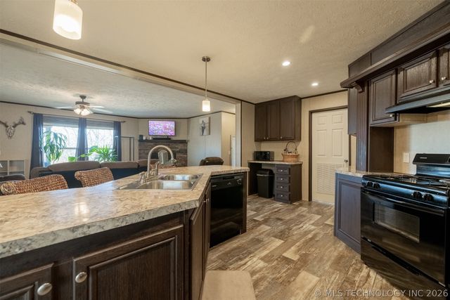 38083 W 28th Place S, Mannford, OK 74044