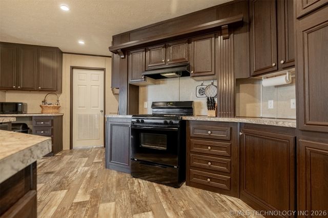 38083 W 28th Place S, Mannford, OK 74044