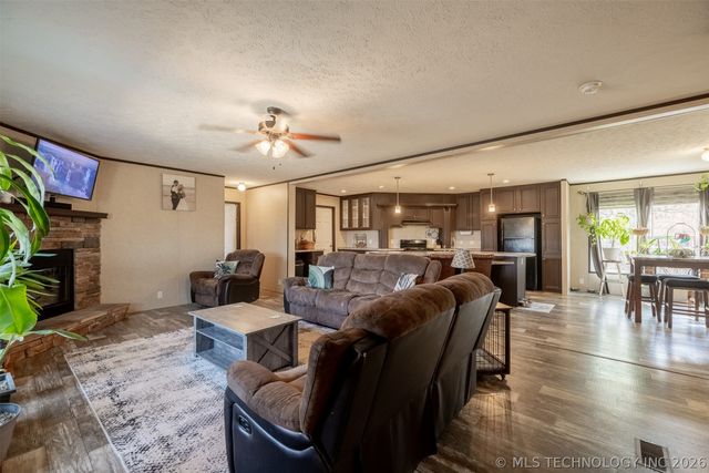 38083 W 28th Place S, Mannford, OK 74044