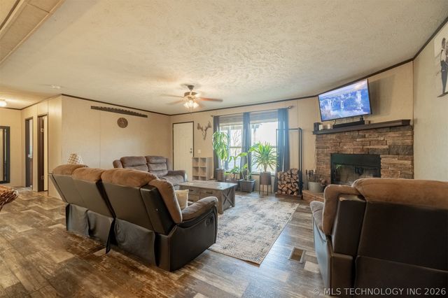 38083 W 28th Place S, Mannford, OK 74044