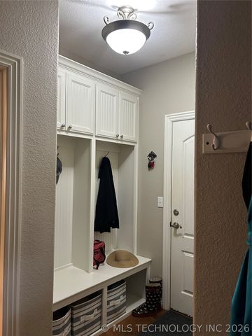 10287 N Sandridge Road, Stigler, OK 74462