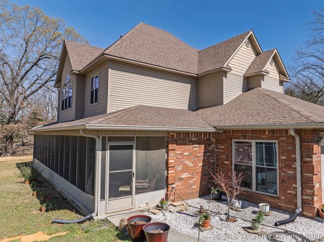 10287 N Sandridge Road, Stigler, OK 74462