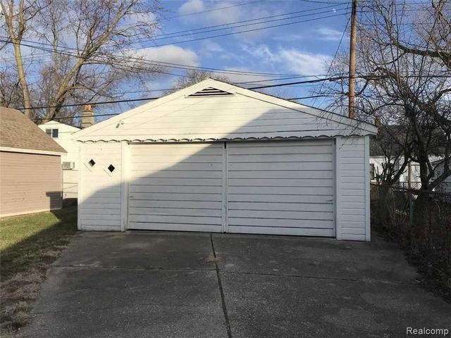 23440 Couzens Avenue, Hazel Park, MI 48030