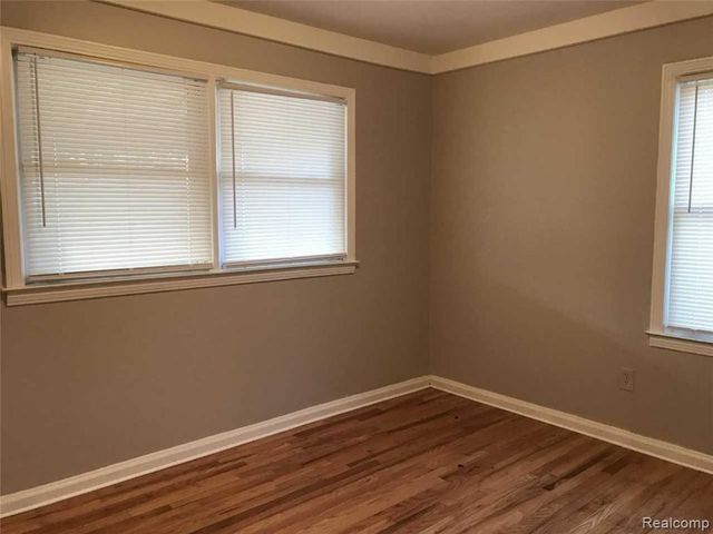 23440 Couzens Avenue, Hazel Park, MI 48030