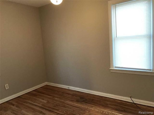 23440 Couzens Avenue, Hazel Park, MI 48030