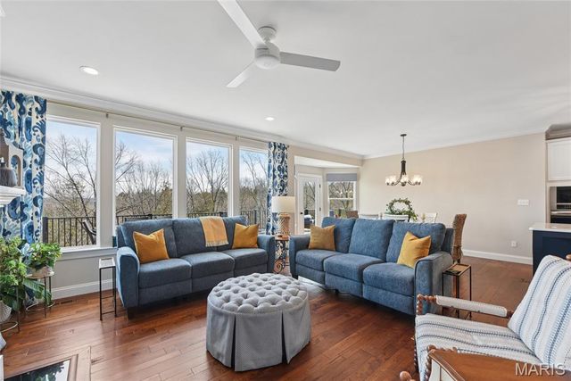 734 Crested Point Drive, Eureka, MO 63025