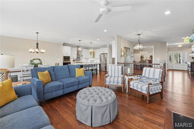 734 Crested Point Drive, Eureka, MO 63025