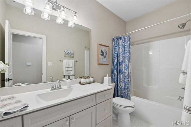 734 Crested Point Drive, Eureka, MO 63025