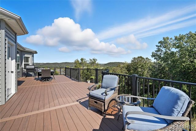 734 Crested Point Drive, Eureka, MO 63025