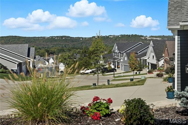 734 Crested Point Drive, Eureka, MO 63025