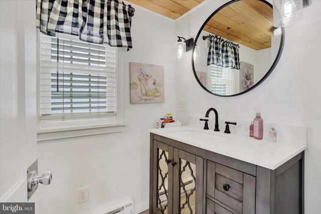 147 MAPLE ST, Manchester, PA 17345