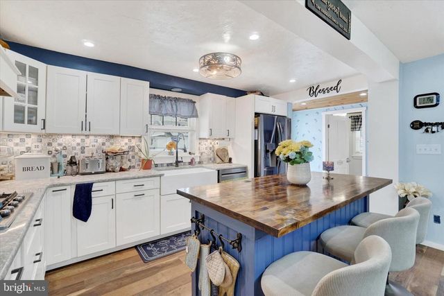 147 MAPLE ST, Manchester, PA 17345