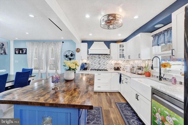 147 MAPLE ST, Manchester, PA 17345